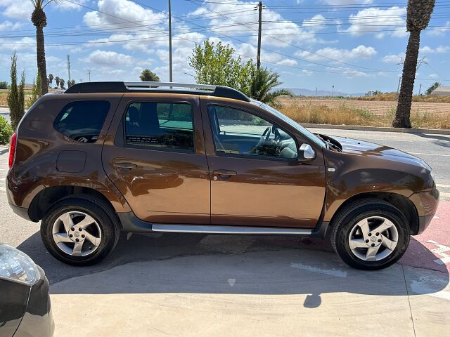 DACIA DUSTER LAUREATE 1.5 DCI SPANISH LHD IN SPAIN 29000 MILES SUPERB 2014